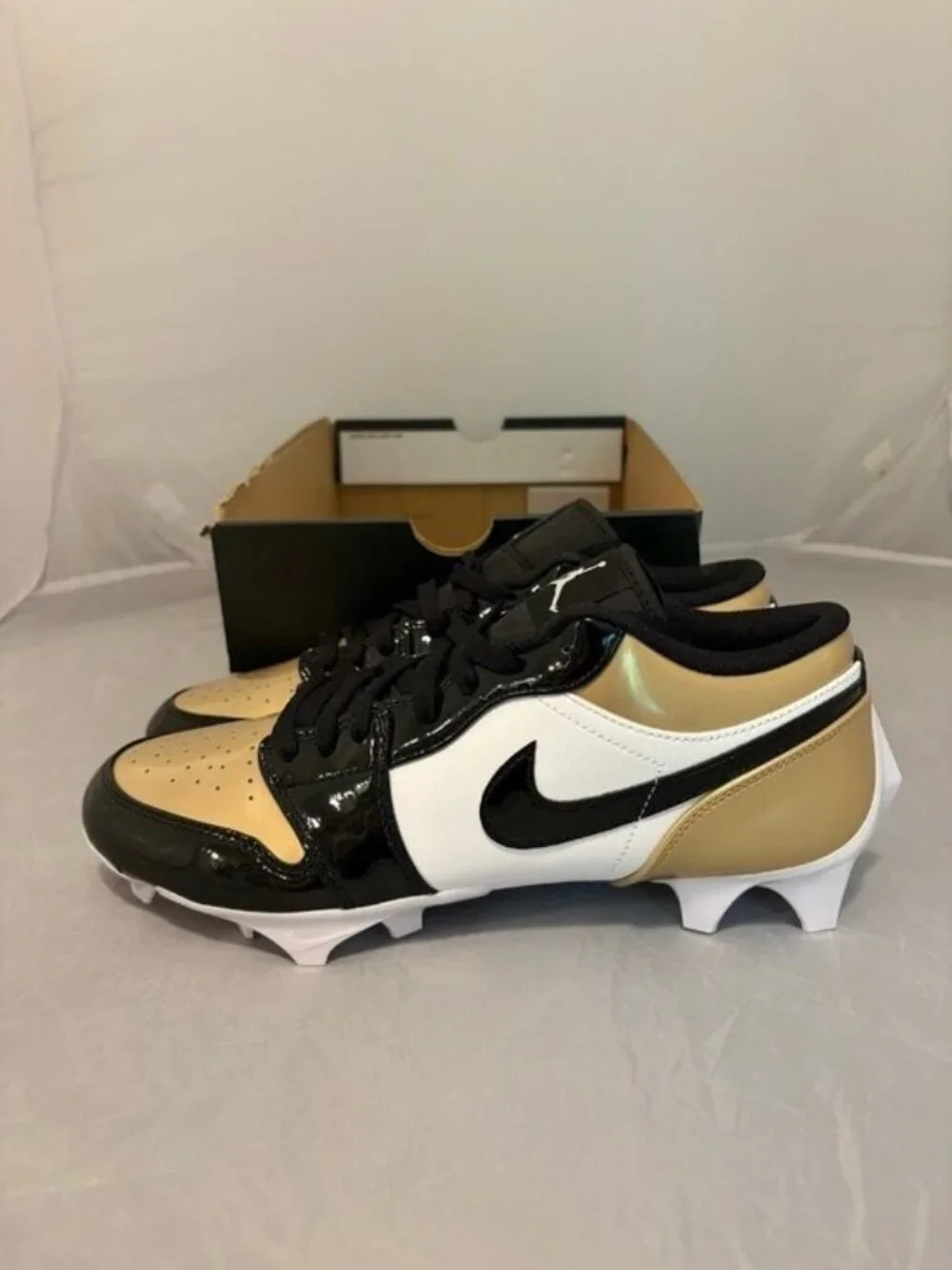 Jordan 1 low TD gold toe black football cleats men’s size 10.5 FJ6245 701 New